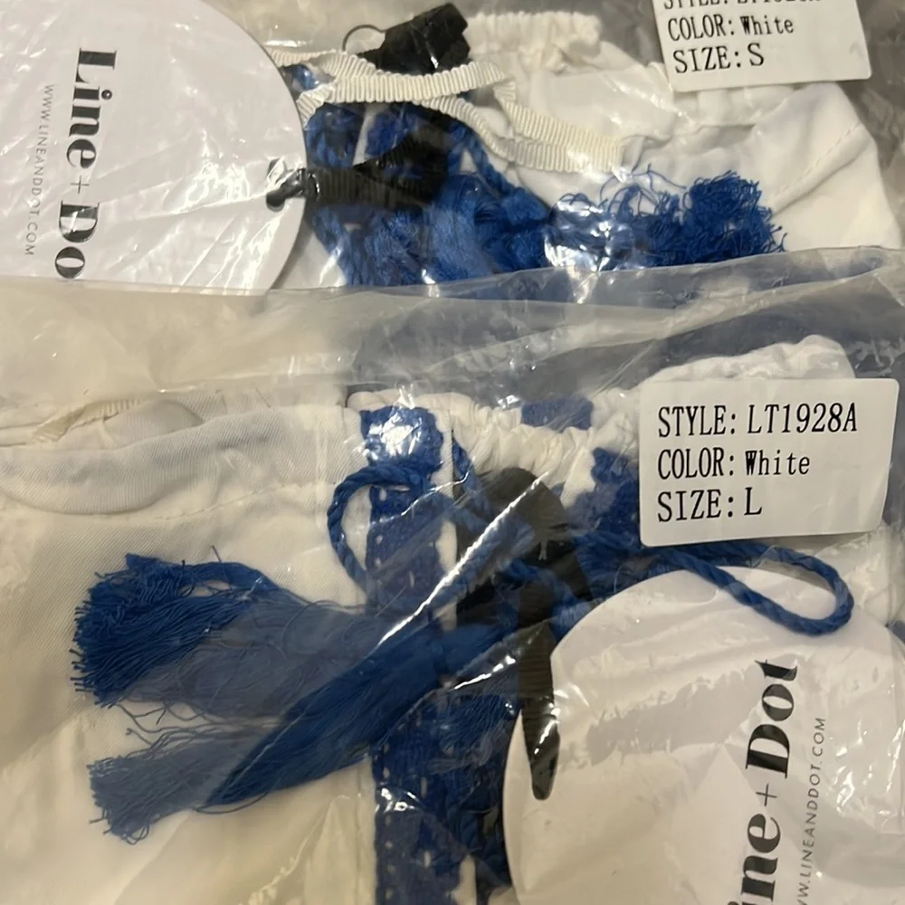 Line+Dot Revolve Valor Boho Embroidered Off The Shoulder Blouse White Blue Soft - Picture 5 of 8